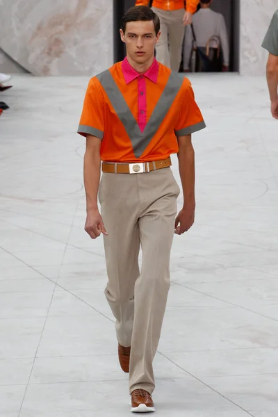 Look 19